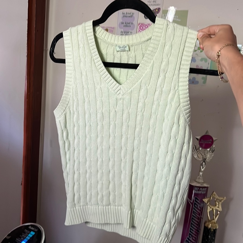 Brandy Melville Marlena Sweater Vest